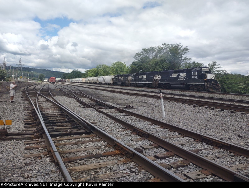 Three NS GP38-2s